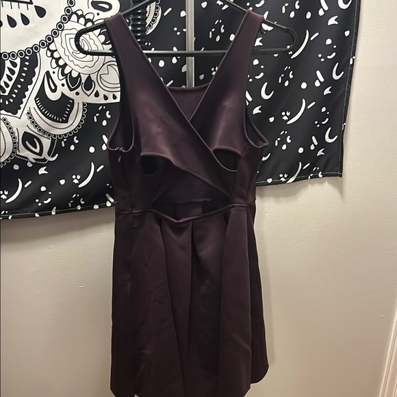 Elegant Purple Sleeveless Dress - Picture 5 of 10